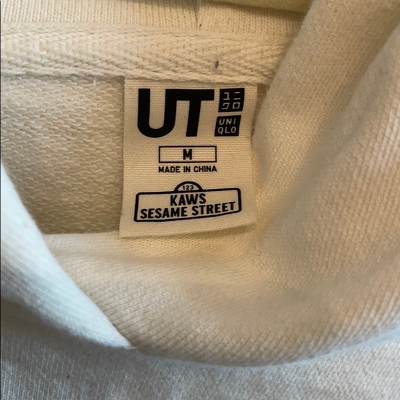 KAWS x Uniqlo x Sesame Street Group Hoodie - Picture 4 of 6